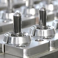 preform mould independently shut-off